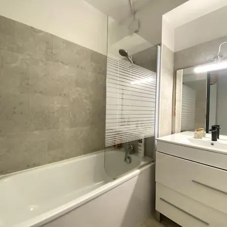 Apartment Le Foch - 4 Personnes - Wifi Lourdes